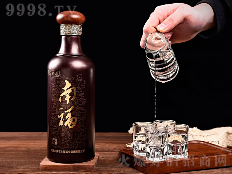 �ϸ��Ƶ�أ����������ƈD �����Ͱ׾ơ�52�� 500ml��