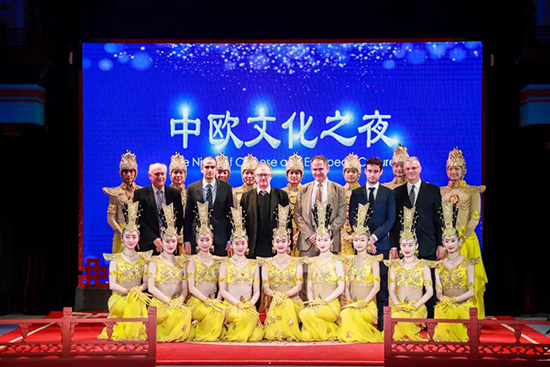 �����КW�������_��������ʹƷ�b�J(r��n)�����_ɽ����һ�lʲô·��