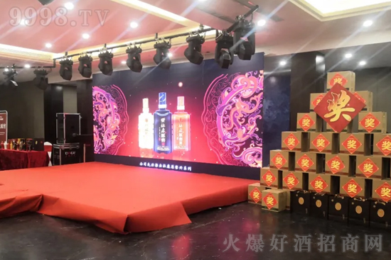 �\(y��n)����ǙC(j��)������ײ�������Ŭ�����Ј��_�����ſ�ԭ��һֱ��·�ϣ�