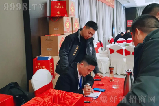 �\(y��n)����ǙC(j��)������ײ�������Ŭ�����Ј��_�أ��ſ�ԭ��һֱ��·����