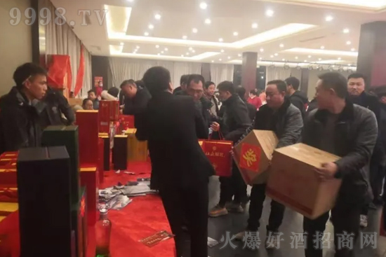 �\(y��n)����ǙC(j��)������ײ�������Ŭ�����Ј��_�����ſ�ԭ��һֱ��·����