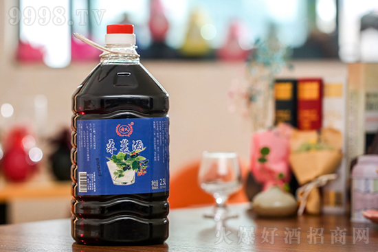 12���S�ϻ����ƃr(ji��)���S��ɣ�ؾƵͶ�Ůʿ����2.5L�r(ji��)�񣬶����X��