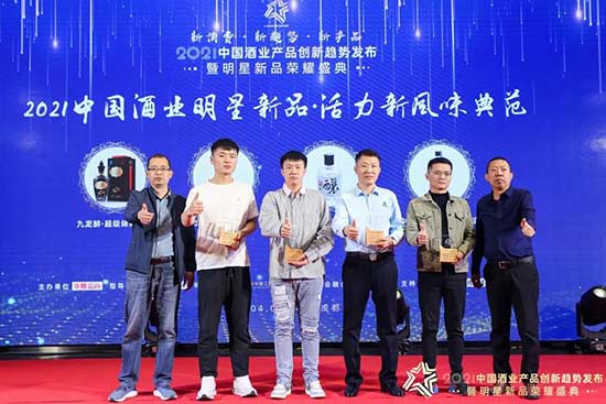 ����Ă���׾�