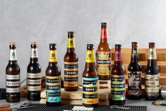 ��ɫ����