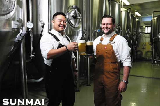 ��ɫ����