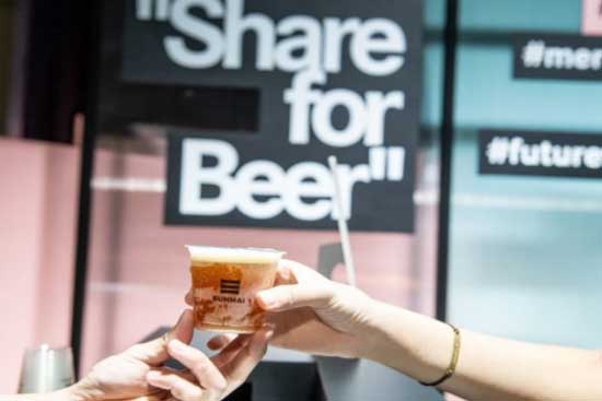 ��ɫ����