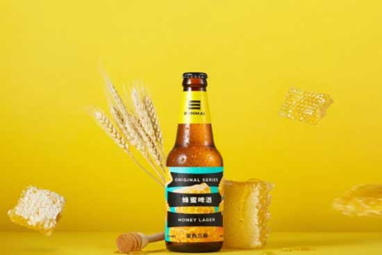 ��ɫ����