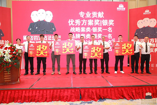 �ڸ���ԃ���F(tu��n)8����c�������S200�f�ت�(ji��ng)��(j��ng)�I(y��ng)����F(tu��n)�(du��)