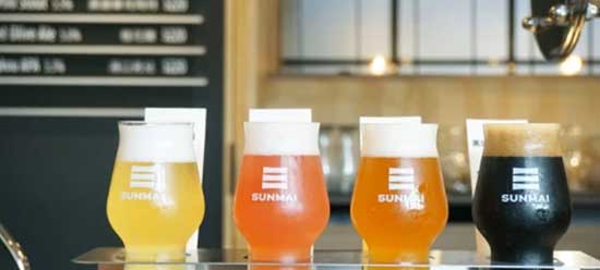 ��ɫ����