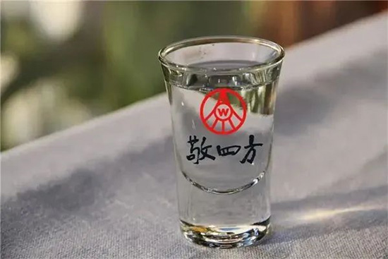 ��ؾ�����㟒���飬һ�}������������m(x��)������һ���þƾ��ķ�