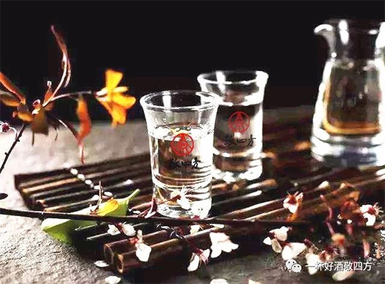 һ�ش��ƾ�������һ���þƾ��ķ�