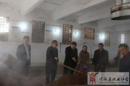 ���Ͼƅf(xi��)�����L�w����һ�����M�ĺӾƘI(y��)�{(di��o)��ָ��