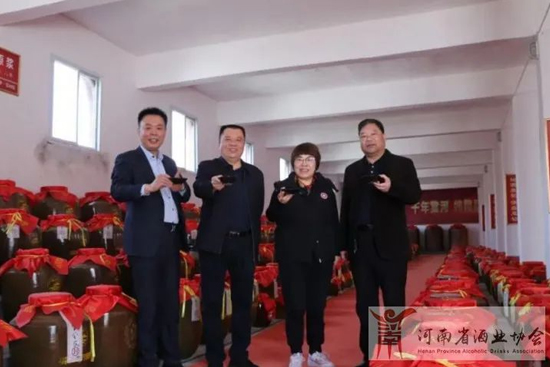 ���Ͼƅf(xi��)�����L�w����һ�����M�ĺӾƘI(y��)�{(di��o)��ָ��