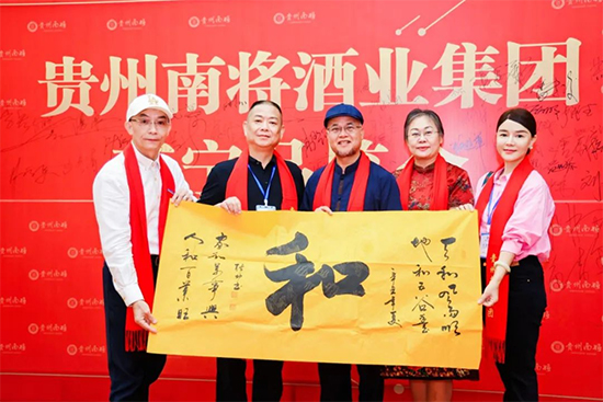 �F���ό� ǰ;�o��ح���ό�ʽ��Ʒ�b�����¸߶�