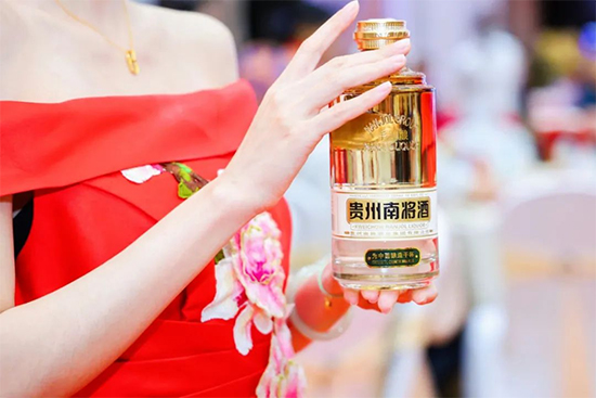 �F���ό� ǰ;�o��ح���ό�ʽ��Ʒ�b�����¸߶�