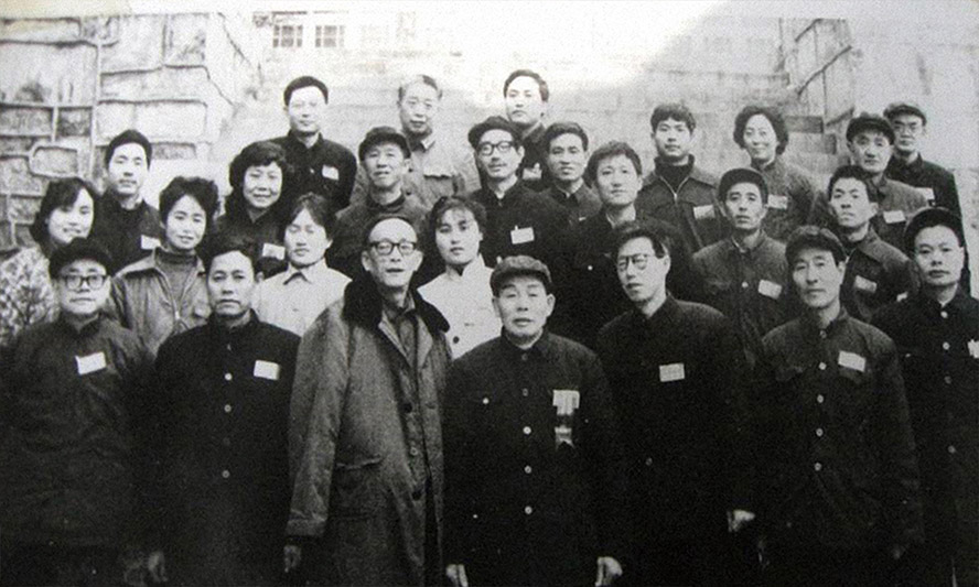 1985�����������ȅ���é�_(t��i)���׵����a(ch��n)ԇ�(y��n)�b����(hu��)