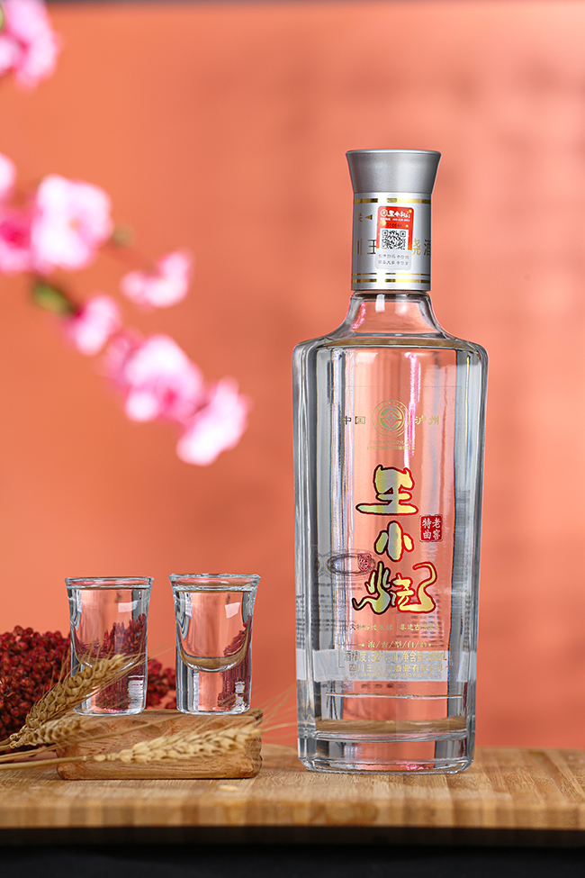 ��С���Ͻ����������Ͱ׾�